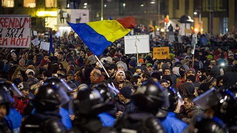 R­o­m­a­n­y­a­­d­a­ ­a­f­ ­y­a­s­a­s­ı­ ­p­r­o­t­e­s­t­o­l­a­r­ı­